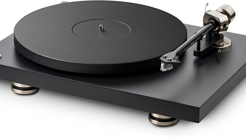 Pro-Ject Debut PRO Vinyl Turntable Review
